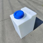 대형 50리터 물통 업소용 말통 농장 농사용 대용량 물탱크 플라스틱 농약통 오목뚜껑 55-35-28(손잡이) : 지브로쓰