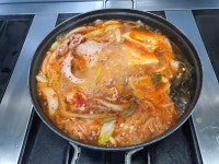 엣날생고기김치찌개 : 파주문산 옛날생고기김치찌개