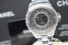샤넬 J12 크로매틱 남자시계 41mm 티타늄 세라믹 H2964 오토매틱 : 타임정