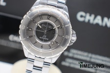 샤넬 J12 크로매틱 남자시계 41mm 티타늄 세라믹 H2964 오토매틱 : 타임정