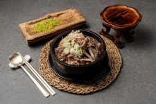 맛있는 양념 고기 가득 뚝배기 불고기 : 오네푸드