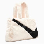 (국내매장판) 나이키 스포츠웨어 인조 퍼 토트백 데일리 보부상 가방 FB3050-838 : 피넛클럽