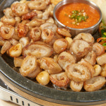숙성 돼지 생막창 초벌 소 양념 막창 대창 소스 안주 고기 구이 캠핑 홈파티 500g : 삼삼막창