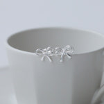 925실버 더블 리본 미니 귀걸이 딱붙는 데일리 은침 이어링 : 아뜰리에 핸즈