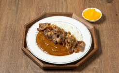 키혼 니꾸카레 2팩 (200g x 2ea) 프리미엄 핸드메이드 소고기 일본카레 : 마살라 테이블