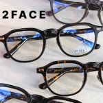투페이스 스틸4 2FACE STILL4 라운드한 동글이 디자인 코받침달린 뿔테 안경 : 데이안경