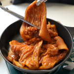 한돈 돼지꼬리 양념 소금 꼬리족발 껍데기 300g : 농부가된해적왕