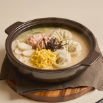 [또순이] 구수하고 깔끔한 왕떡만두국 7601g 큼지막한 만두 양지육수 김가루까지 풀구성 : 신림동 또순이