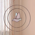 깃들스테인드글라스 like bird 행운의 새 화이트펄 썬캐쳐 인테리어 모빌 드라마 협찬 : 깃들