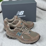 (국내매장판) 뉴발란스 2002 브라운 M2002ROA 스웨이드 운동화 : NEWVIBE