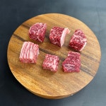 1++ 한우 등심 찹스테이크 [300g] : 신여사 푸줏간