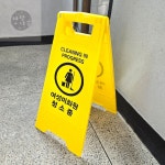 사랑다솜 여성미화원 청소중 A형 스탠드 표지판 : 곰댕상점