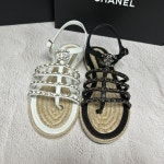 [국내백화점] 샤넬 마크다운 샌들 CC로고 가죽 체인 스트랩 블랙 화이트 39 G4505 : latienne