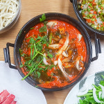 얼큰한 국물이 일품인 호랑이 샤브 칼국수 밀키트 [SD] : 슈퍼대디 도윤마켓