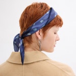 코치 말과 마차 티 로즈 프린트 실크 반다나 C0007 PVH Horse And Carriage Tea Rose Print Silk Bandana : 엘로라민트