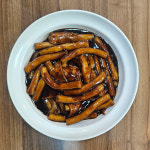 밀키트 분식 밀떡 어묵 국물 떡볶이 옛날 짜장맛 2인분 : 육거리떡볶이