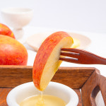 [더조은푸드] 꿀맛나는 경북 햇 부사 사과 (주스용) 3kg 랜덤과 : 더조은푸드