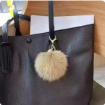 자동차 키링 키체인 폼폼 볼 귀여운 푹신한 열쇠고리 가방 펜던트 장식 (A0894) : 꼬슈 COSSU