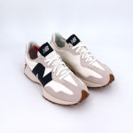 뉴발란스 327 씨솔트 문빔 라이트그린(국내매장판) : 엠알백