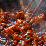 홍익상회 직화 무뼈 닭발 220g 1팩+1팩 매운 불 뼈없는 전자렌지 국내산 닭발 ok : 홍익상회