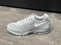 나이키 에어맥스 인비거 : 풋마트 경산점