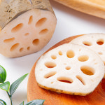 [더조은푸드] 신선한 국내산 흙 연근 (특품) 1kg  연근채 / 말린연근 / 생연근 : 더조은푸드