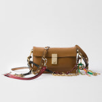 프라다 여성 소프트 사운드 스몰 가죽 숄더백 Caramel : 리즈 파리