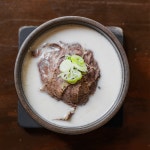 [교차세트] 거대곰탕 거대돼지국밥 김치 패키지 / 곰탕 + 국밥 + 곰탕김치 각 2팩 : 거대곰탕