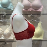 휠라언더웨어 여성 아웃핏 브라이트 레이스 와이어 브라 FI4BAH1441FSCT : NC수원터미널 휠라언더웨어