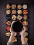 국내산 흑염소와  흑마늘, 상황버섯 외 24가지 한약재를 이용해 달여... 흑염소 맛집 방송에 4회 출연한 향촌흑염소가 직접 개발! : 향촌흑염소이야기