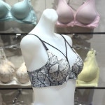 휠라언더웨어 여성 애니멀 나염 스트랩 포인트 와이어 브라 FI4BAH1647FCRM : NC수원터미널 휠라언더웨어