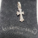 [국내백화점제품] 크롬하츠 베이비 펫 풀파베 다이아몬드 실버 팬던트 : 비방디뮤직