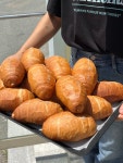 소프트,크랙 2가지 식감을 가진 소금빵 맛집 택배 (4개입,버터가득 시오빵) : 히응커피