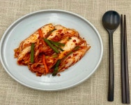 윤가네 전국 3대 겉절이 40년 전통비법 : D9컴퍼니