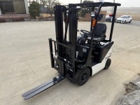 유니케리어스 FB15-8 사이드쉬프트 옵션 장착 3M 인상 지게차 : 성우홀딩스