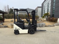 유니케리어스 FB15-8 사이드쉬프트 옵션 장착 3M 인상 지게차 : 성우홀딩스