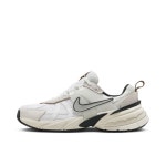 나이키 V2K 런 서밋 화이트 크롬 FN6703-100 우먼스 운동화 : 줄라이스