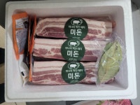 미돈 프리미엄 미나리 먹인 삼겹살 , 미인수산 자연의 맛을 담다 : 미인수산