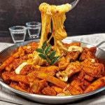[비와별닭갈비] 비와별닭갈비 양배추, 떡, 깻잎 등 야채포함 춘천맛집 밀키트 숯불 철판 닭갈비 캠핑 홈파티 철판닭갈비 캠핑요리 : 비와별닭갈비