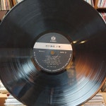 유행통신 1집 초반 LP : 거꾸로가는음악시간