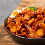 매콤 직화 돼지 곱창구이 200g 대구 훈제 생막창 캠핑음식 술안주 밀키트 요리 : 점빵아저씨