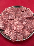 한우암소 우드 4종세트 450g 이상 등심 꽃등심 갈비살 살치살 부채살 치마살 업진살 안심 : 유정축산