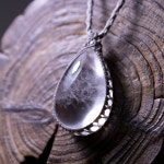 히말라야 백수정 매듭 목걸이 : 돌과실타래