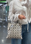 [바오바오] PRISM METALLIC 토트백 (GREIGE) AG527 /Issey Miyake bag : 쿄우모