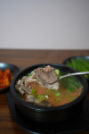 간편조리 부산식돼지국밥  돼지국밥밀키트 택배 1인분 2세트 (600g 2개) : 천호돼지국밥