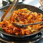 빨강모자 맛있게 매운 양념 쭈꾸미 볶음 350g 2팩+2팩 (총 1.4kg) 보통매운맛 캠핑 음식 맛집 요리 : 이안글로벌