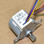 저속 1/64 헤드 모터, 4 상 5 와이어, 24F3-A119, 5V : 한스월드트러스트