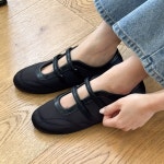 [H3378] 앞코 짧은 투스트랩 메리제인 벨크로 스니커즈 : 새로이클라쓰