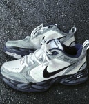 에어 모나크 4 도시기능풍 미끄럼 방지 마모성이 낮은 여성용 스니커즈 슈즈  415445-102(Team698) : 스포츠 브랜드 직구점