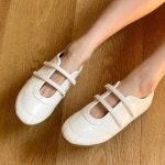 [H3378] 앞코 짧은 투스트랩 메리제인 벨크로 스니커즈 : 새로이클라쓰